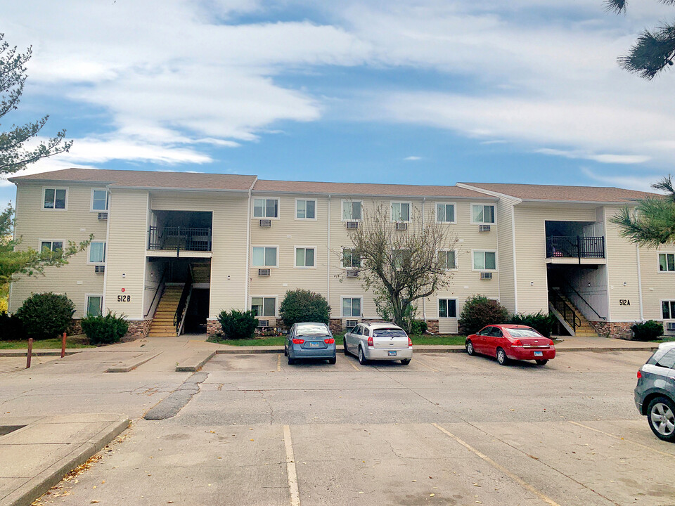 Colonnade Apartments in Effingham, IL - Building Photo