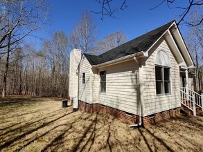 1311 Pine Creek Bluff Dr in Powhatan, VA - Building Photo - Building Photo