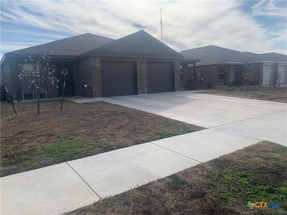 6012 Harriet Tubman Ave in Killeen, TX - Building Photo