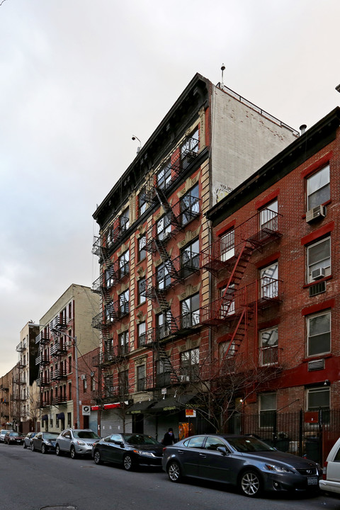 432-434 E 13th St in New York, NY - Foto de edificio