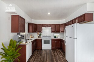 2060 W Iliff Ave in Englewood, CO - Building Photo