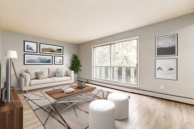 Madison Arms in Edmonton, AB - Building Photo - Building Photo