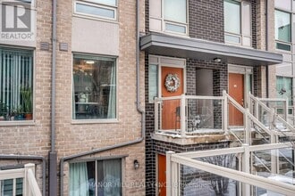 7 Applewood Ln in Toronto, ON - Building Photo - Building Photo