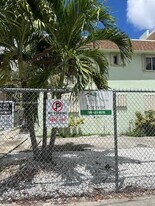 220 NW 7th Ave in Miami, FL - Building Photo