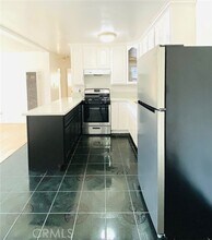 3265 Santa Fe Ave-Unit -61 in Long Beach, CA - Foto de edificio - Building Photo