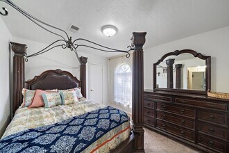 438 Vane Way in Crosby, TX - Building Photo - Building Photo