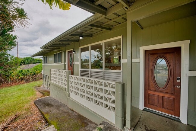 property at 1770b Kilauea Ave