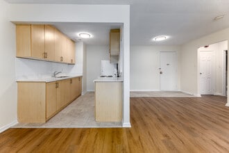 Equity Place in Mississauga, ON - Building Photo - Interior Photo