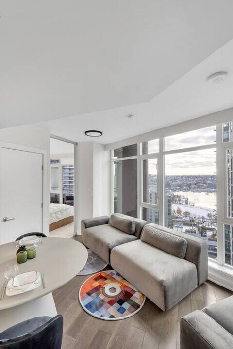 1372 Seymour St in Vancouver, BC - Building Photo