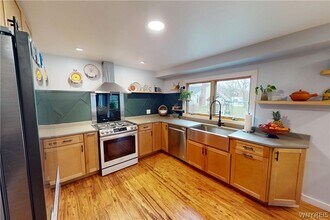 30 Opal Ct in East Amherst, NY - Foto de edificio - Building Photo