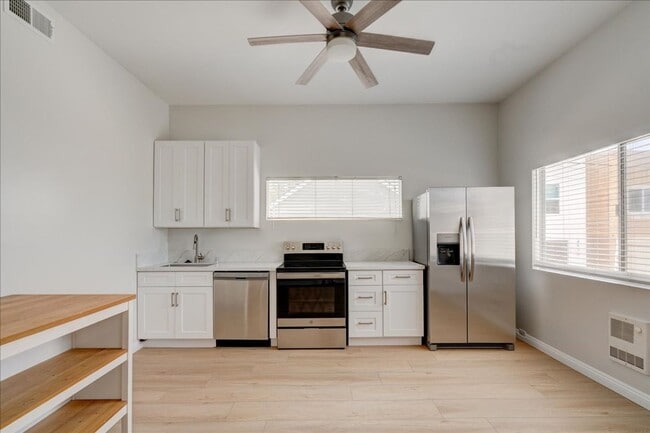 4645-4647 Saratoga Ave in San Diego, CA - Building Photo - Building Photo