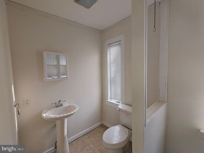 509 Hallstead St in Dickson City, PA - Foto de edificio - Building Photo