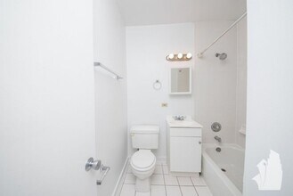 1850 N Humboldt Blvd in Chicago, IL - Foto de edificio - Building Photo