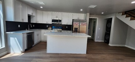 2407 Redondo Blvd in Los Angeles, CA - Building Photo - Building Photo
