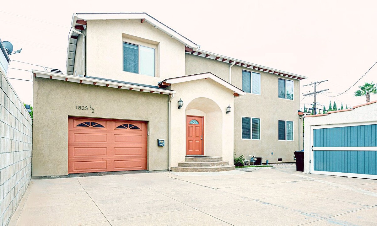 1828 S Curson Ave in Los Angeles, CA - Building Photo