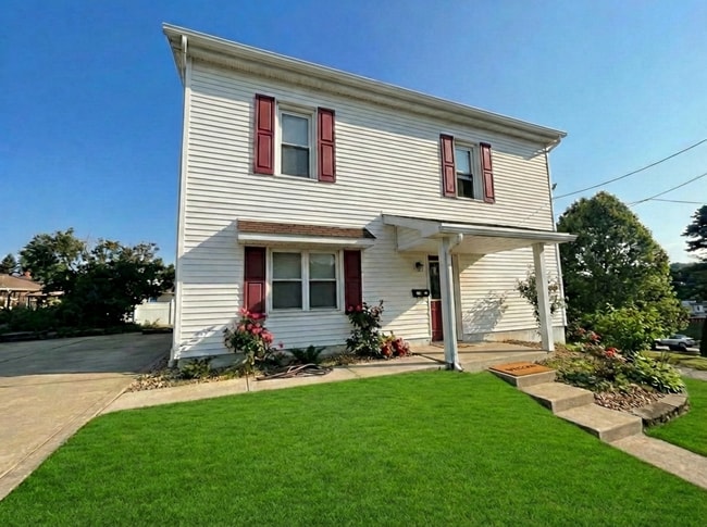 property at 207 Sycamore St