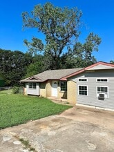 2312 N Tucker Ave in Shawnee, OK - Building Photo - Building Photo