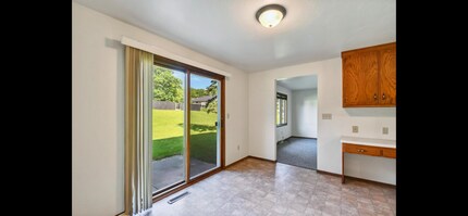 658 Menlo Park Rd in Green Bay, WI - Foto de edificio - Building Photo