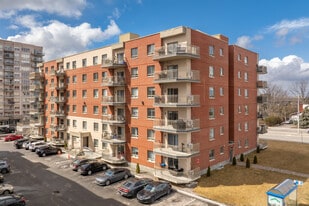 2960 Chomedey Boul in Laval, QC - Building Photo
