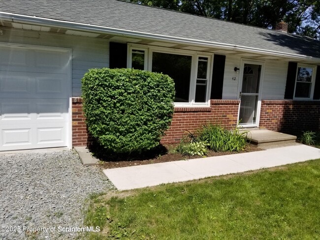 412 Lane Hill Rd in Tunkhannock, PA - Building Photo - Building Photo