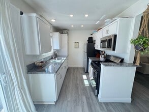 285 Ogle St in Costa Mesa, CA - Building Photo - Building Photo