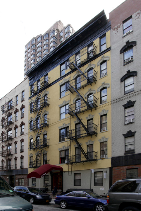 332 E 95TH ST in New York, NY - Building Photo