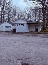 11322 W Paradise Rd in Monticello, IN - Building Photo - Building Photo