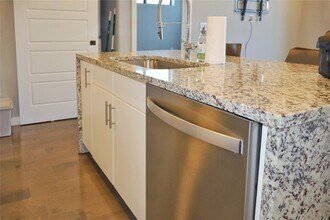 810 S Rock St in Georgetown, TX - Building Photo - Building Photo