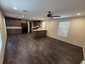 2409 Creekview Dr in Granbury, TX - Building Photo - Building Photo