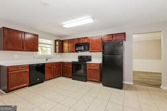 665 Lakeridge Ct in Covington, GA - Building Photo - Building Photo