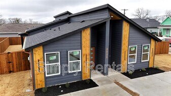 2025 Stuart St in Greenville, TX - Building Photo