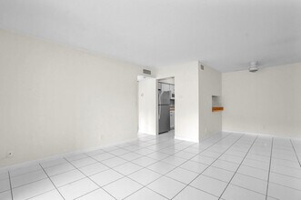 1854 Abbey Rd in West Palm Beach, FL - Building Photo - Building Photo