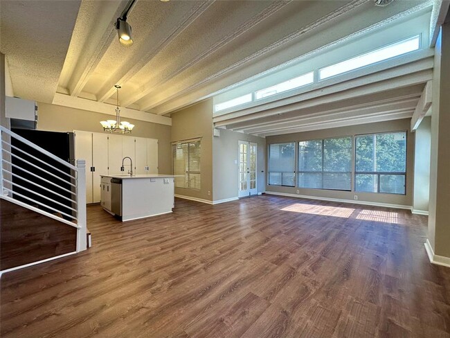 property at 5914 Lago Vista Way