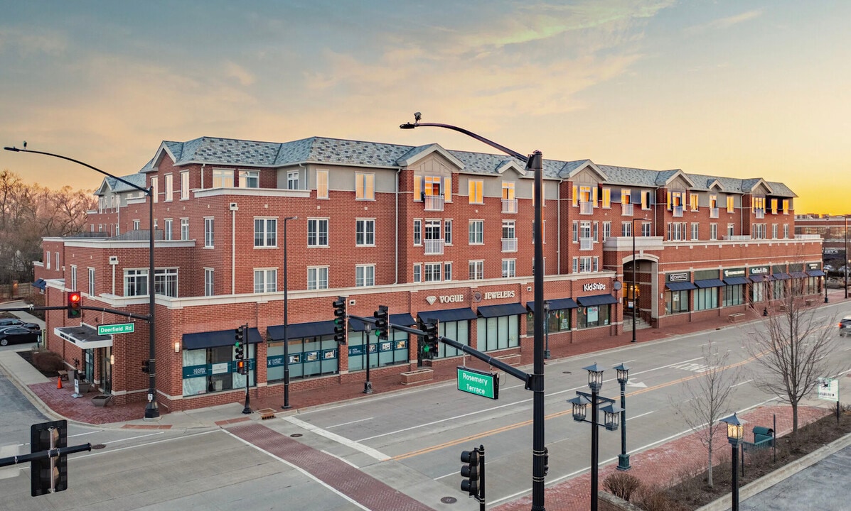 625 Deerfield Rd in Deerfield, IL - Building Photo