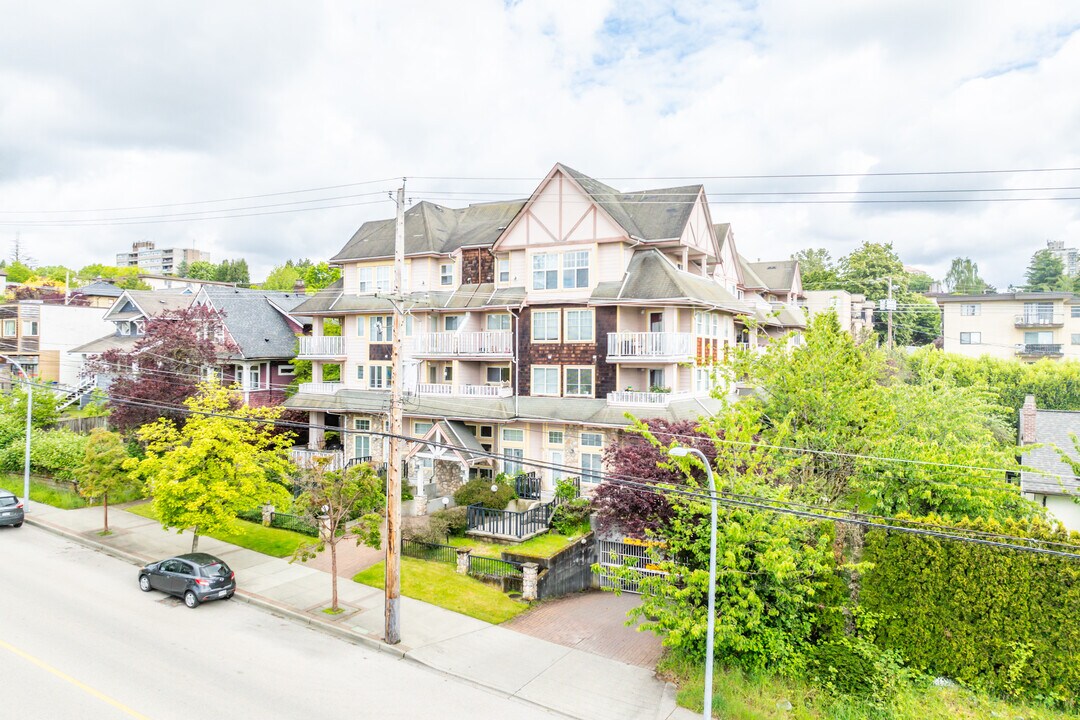 Cypress Steps in New Westminster, BC - Building Photo