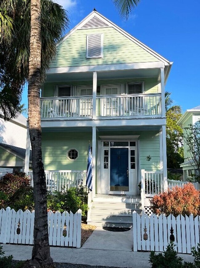 205 Golf Club Dr in Key West, FL - Building Photo - Building Photo