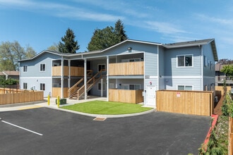 4125 Market St NE in Salem, OR - Foto de edificio - Building Photo