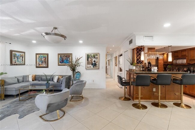 9456 SW 77th Ave, Unit T8 in Miami, FL - Building Photo - Building Photo