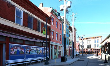 129 W Elder St in Cincinnati, OH - Foto de edificio - Building Photo