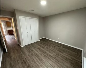 7102 Townsborough Dr in Austin, TX - Building Photo - Building Photo