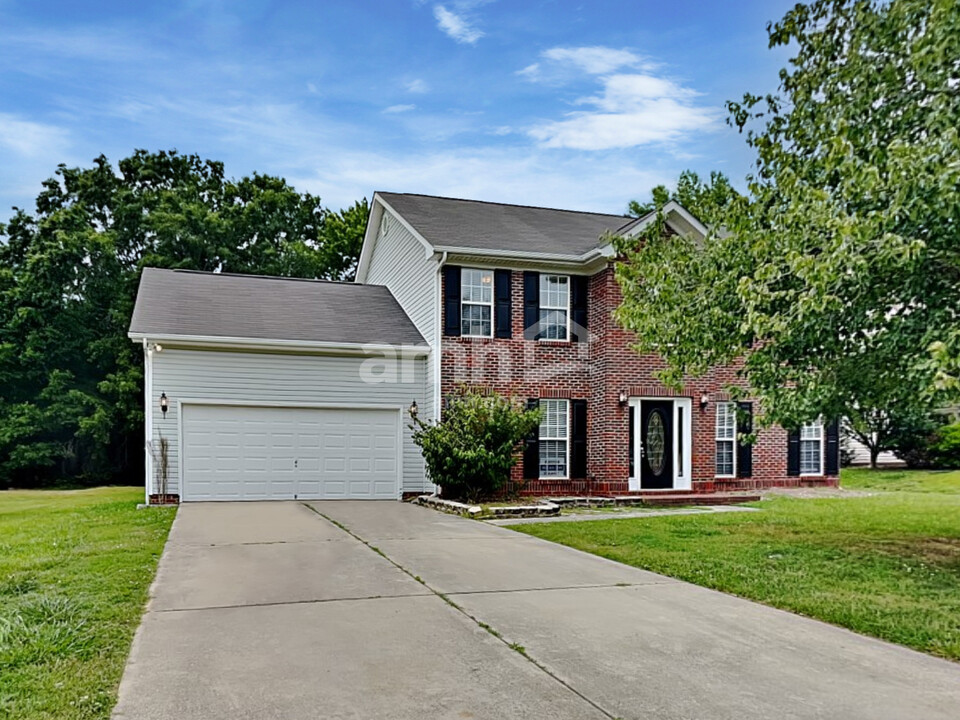 1501 Williamsburg Ln in Monroe, NC - Building Photo