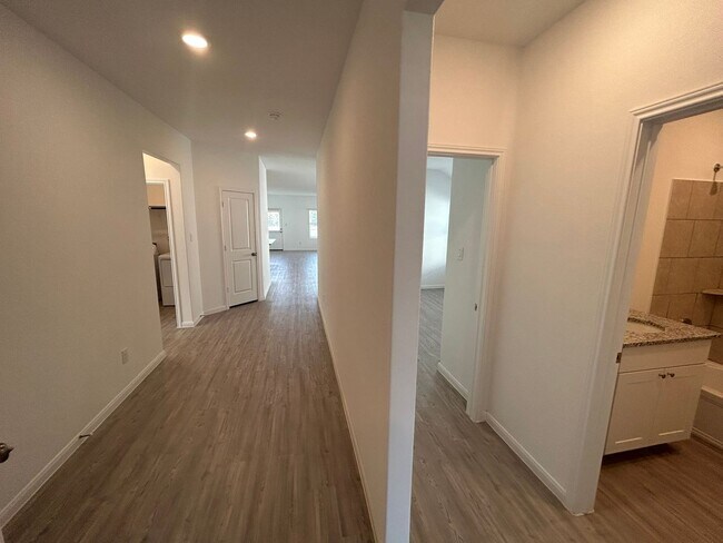 14706 Somerset Ml in San Antonio, TX - Building Photo - Building Photo