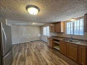 605 Pioneer Ave in Aztec, NM - Building Photo - Building Photo