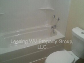 23 Madelaine Pl in Hurricane, WV - Building Photo - Building Photo