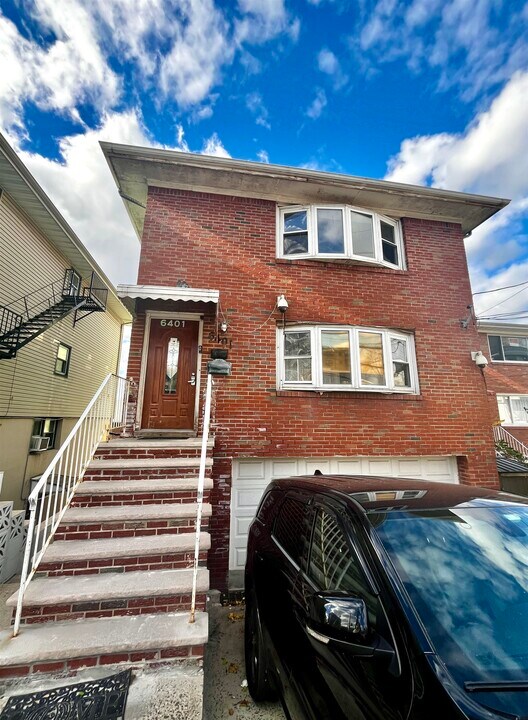 6401 Granton Ave in North Bergen, NJ - Building Photo