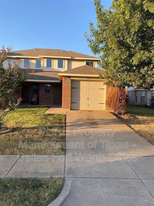 property at 525 Mast Ct