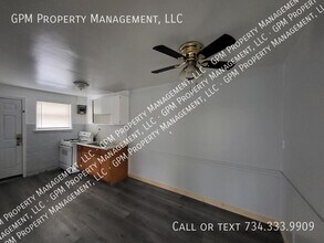 52 W Pleasant St in River Rouge, MI - Building Photo - Building Photo