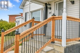 44 Main St in Westport, ON - Building Photo - Building Photo