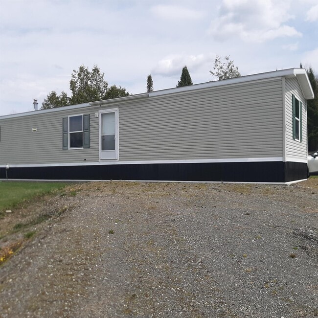 13 Middle Rd in Colebrook, NH - Building Photo - Building Photo
