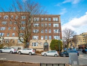 1607 Commonwealth Ave, Unit 22 in Boston, MA - Foto de edificio - Building Photo